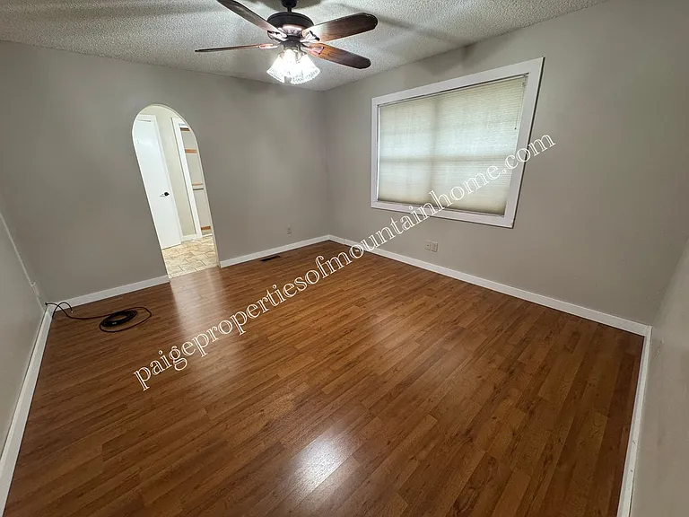 106 Parkview Cir — Photo 9