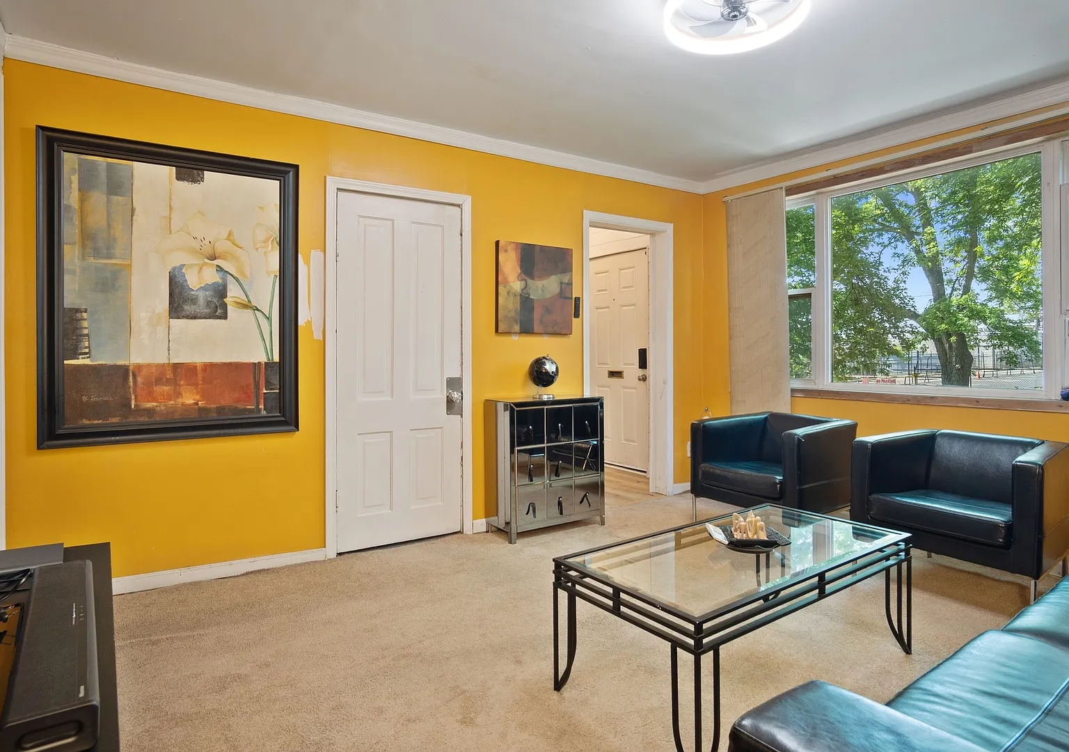 3 bed, 1200 sqft, $4,000 — Photo 2