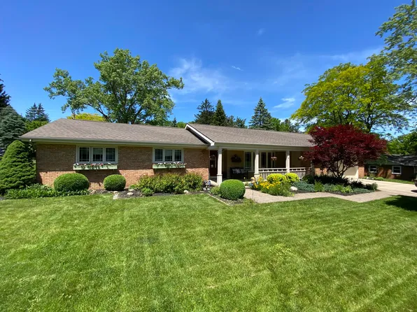 1096 Markris Dr, Hillsdale, MI 49242