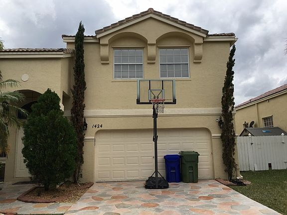 3rd image of 1424 NW 159th Ave