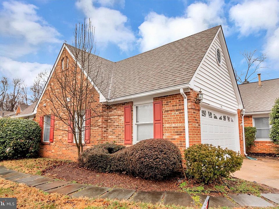 1st image of 102 Southampton Ct