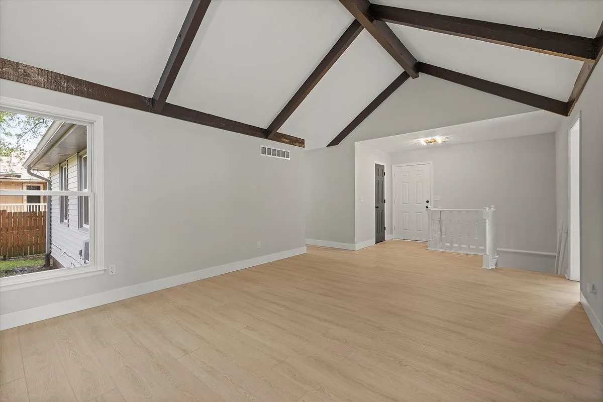 3 bed, 2.5 bath, 2526 sqft, $2,799 — Photo 4