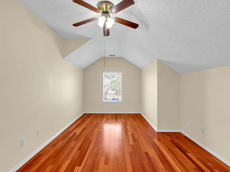 2023 Lairds Dr — Photo 12