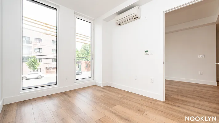 Living room, photo 1