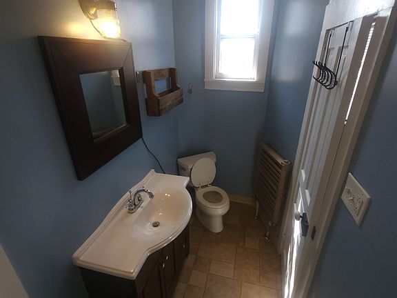 3rd image of 16 S 4th St APT 3