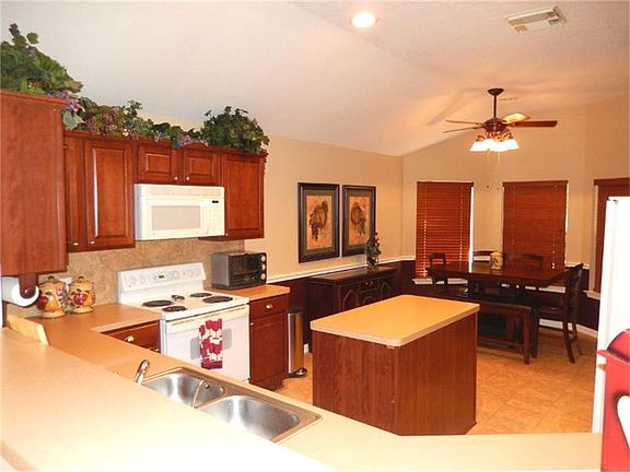 5th image of 14610 Thornbluff Ct