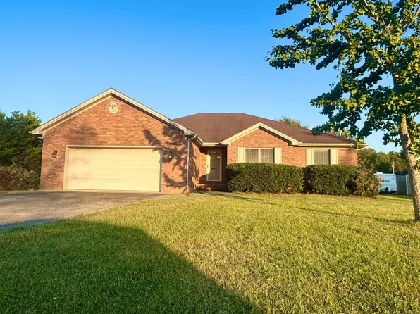 614 Ashbury Cir, Hopkinsville, KY 42240