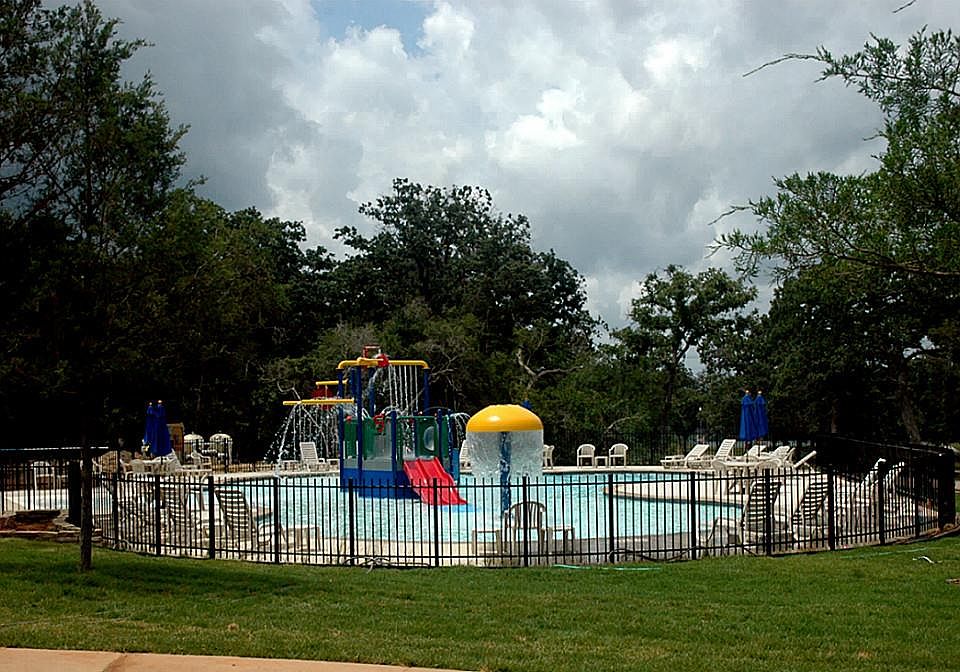 1st image of Pinehurst Dr