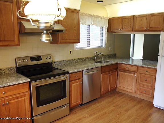 2nd image of 226 Medford Ct Unit A
