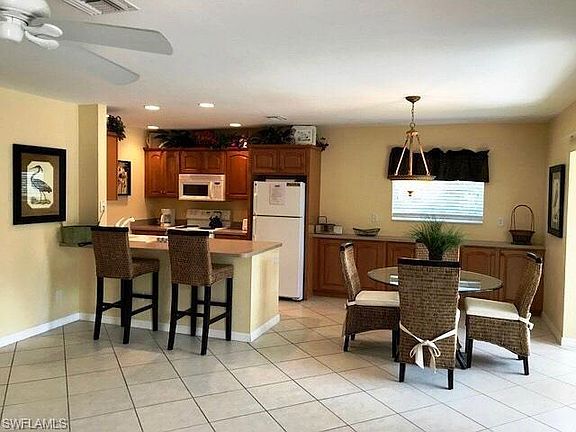 4th image of 805 E Gulf Dr #C4
