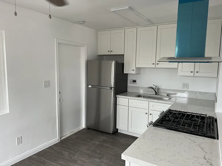 7003 Mount Vernon St — Photo 17
