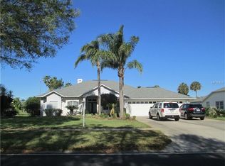 6609 N Lake Dr, Zephyrhills, FL 33542