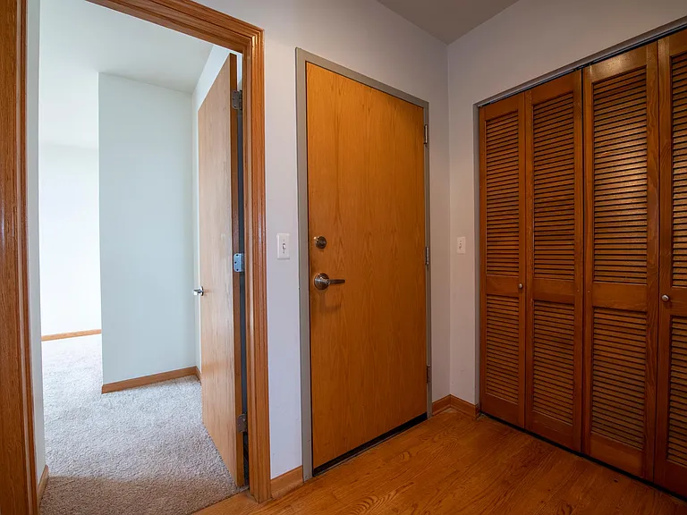1166 W Grand Ave #3 — Photo 30