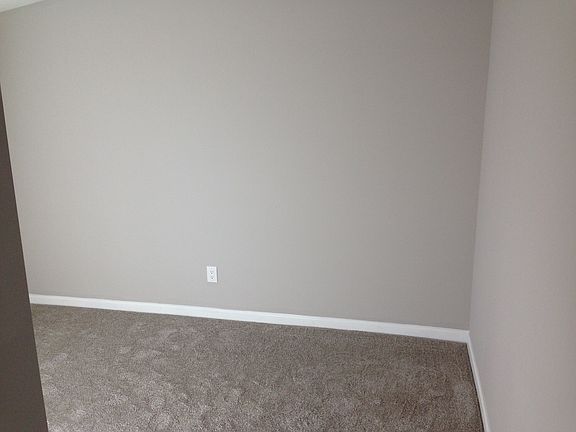 5th image of 2 Oaklake Ln