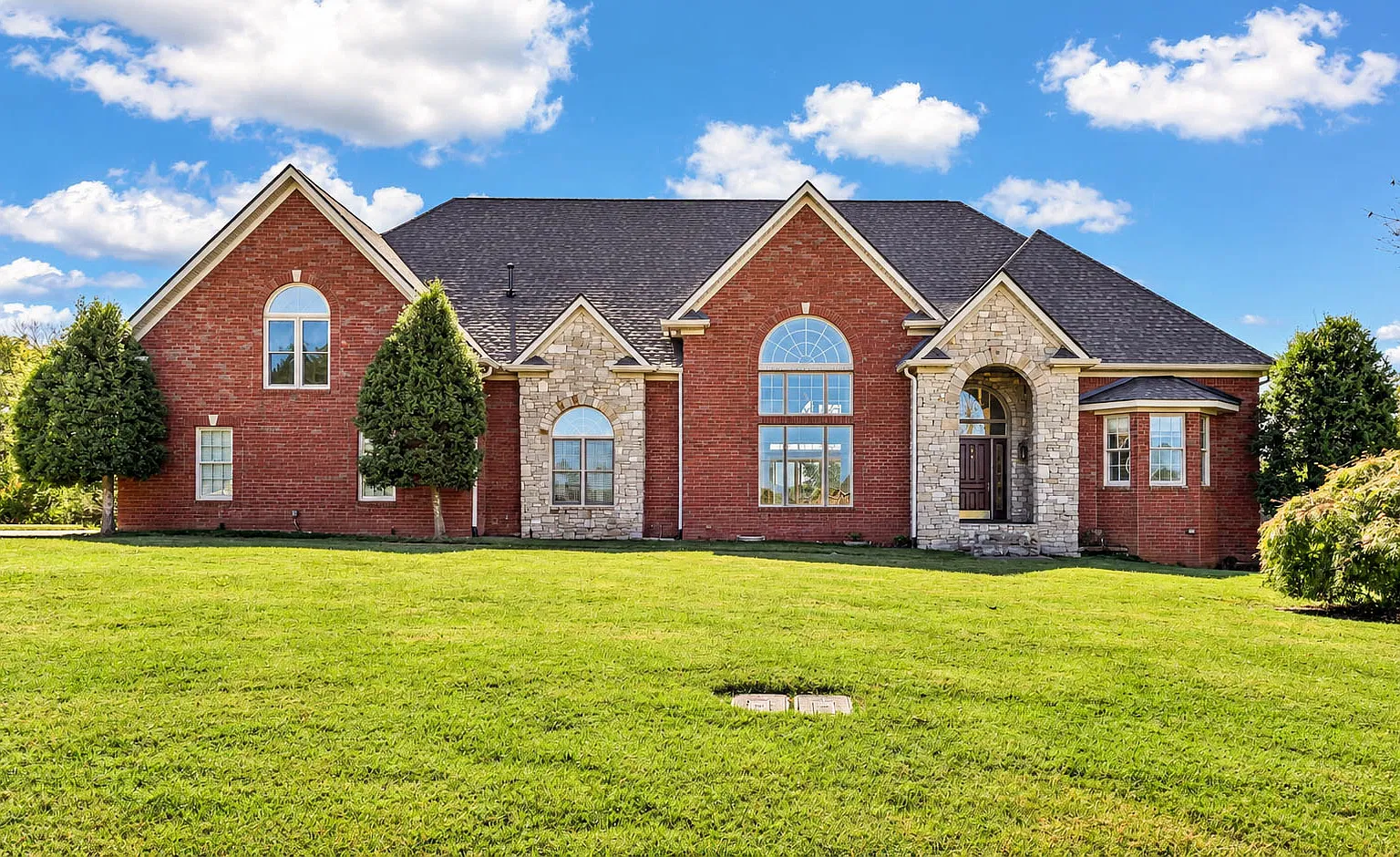 4 bed, 3.5 bath, 3811 sqft, $3,500 — Photo 3