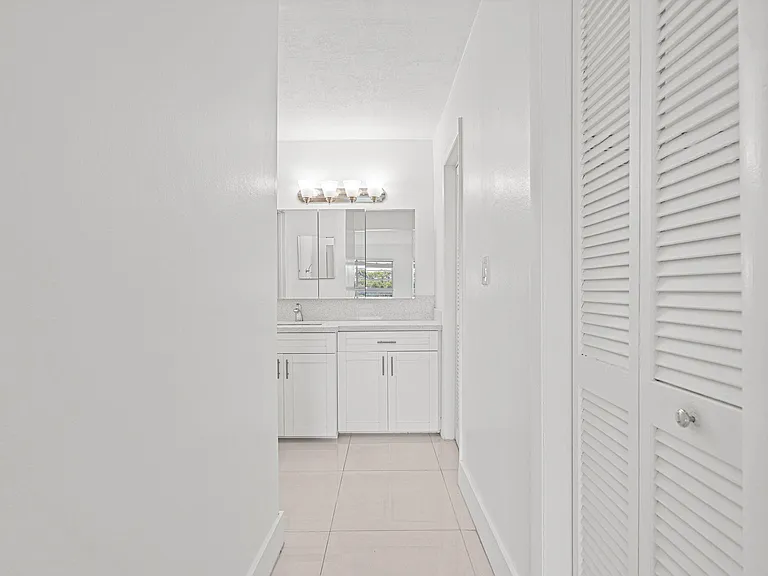 9170 Fontainebleau Blvd #301 — Photo 22
