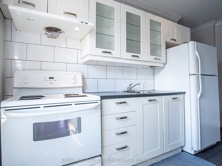 636 Danforth Ave #2 — Photo 8