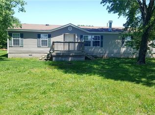 13358 Dallarosa Rd, Gentry, AR 72734