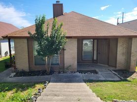8414 Cranberry Hl, San Antonio, TX