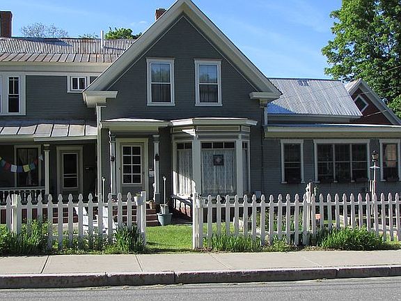 Front with apt entrance