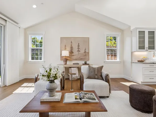 821 Mulberry Ln, Sunnyvale, CA 94087