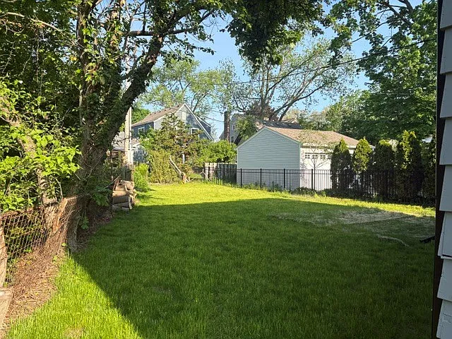 303 Wesley St — Photo 27