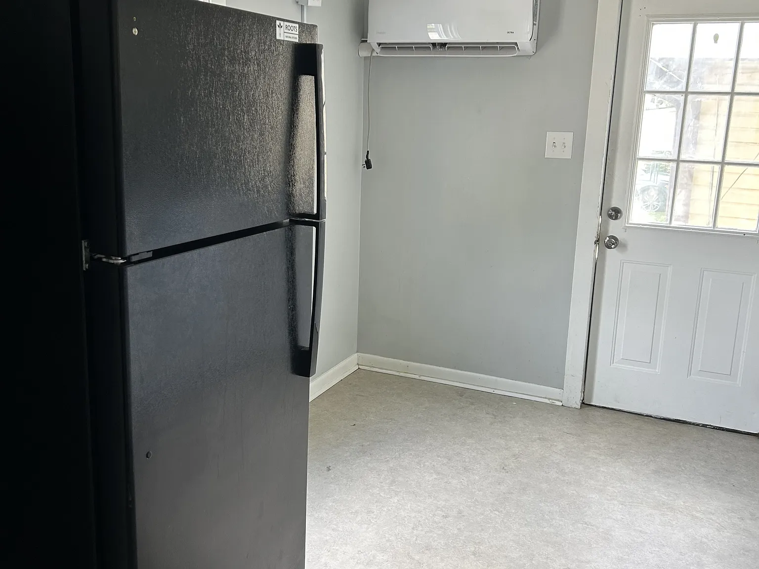 352 Dunkard Ave - B — Photo 3