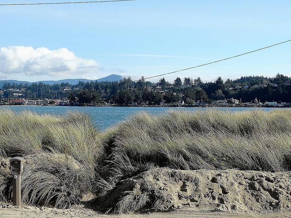 2nd image of 9 NW Alsea Bay Dr