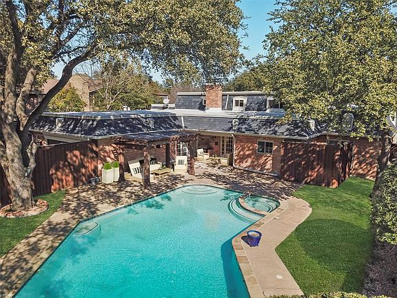 2nd image of 9531 Boedeker Dr