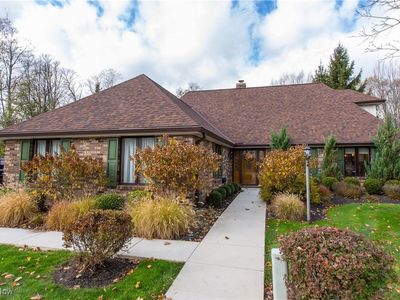1046 Brook Ln, Rocky River, OH, 44116