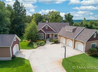 3624 Canyon River Ct NE, Ada, MI 49301