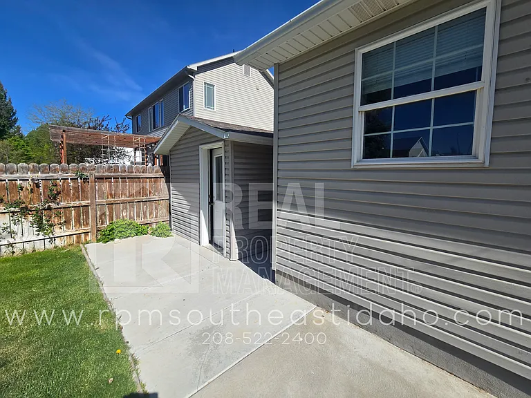 149 Leesburg Ln — Photo 9