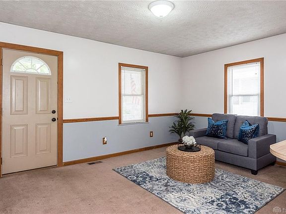 5th image of 1734 Montgomery Ave