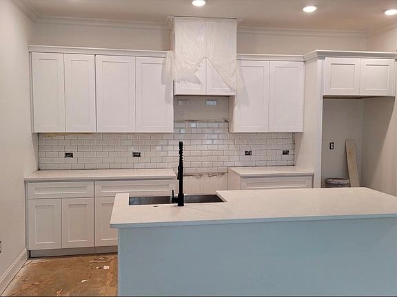 2nd image of 101 Kelli Dr