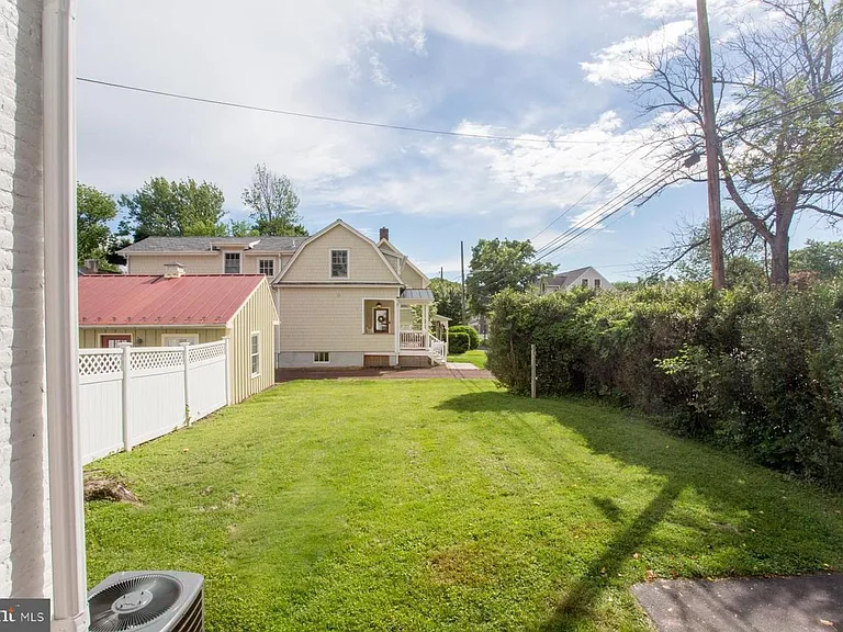 34 S Clinton St — Photo 7