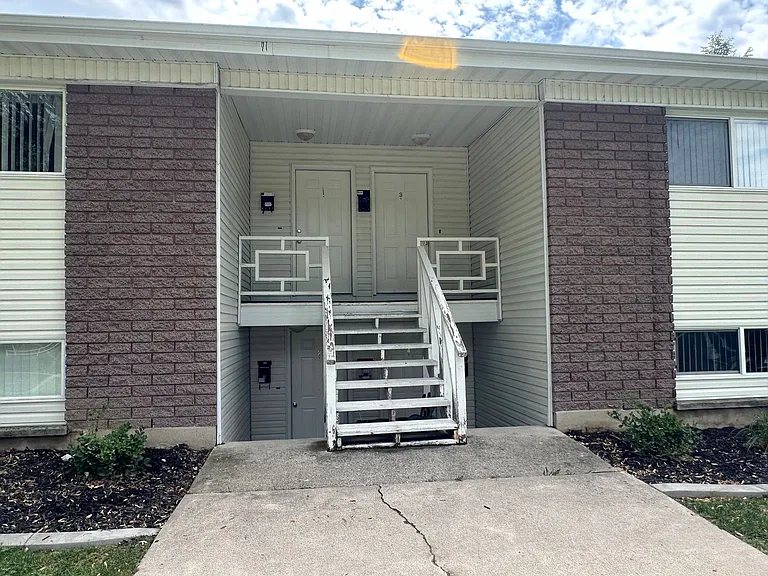 580 E 600 N — Photo 22