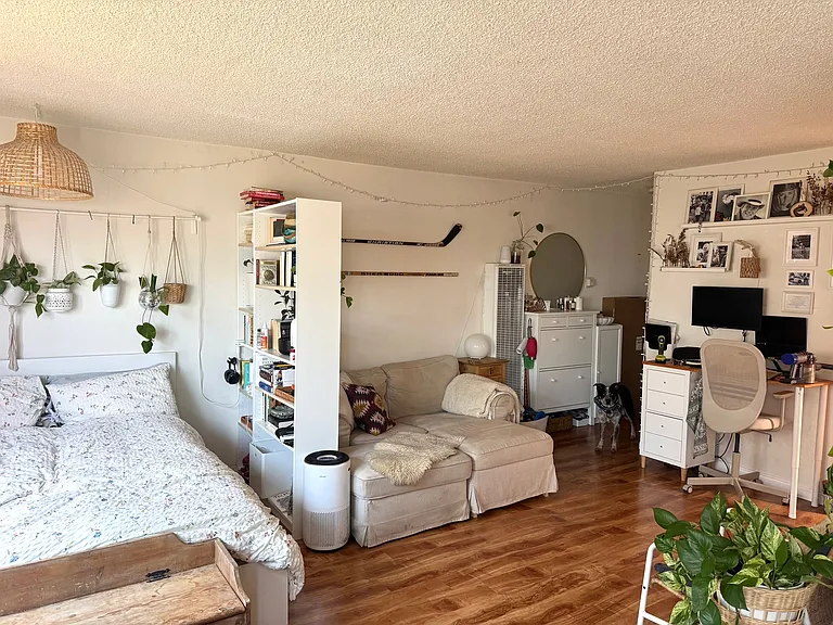 4747 S Centinela Ave — Photo 3