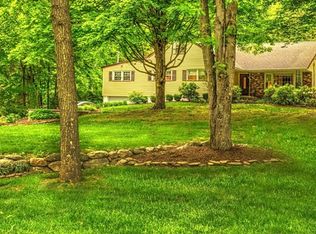 33 Walker Dr, Ringwood, NJ 07456