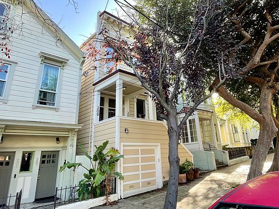 3rd image of 209 Fair Oaks St #A