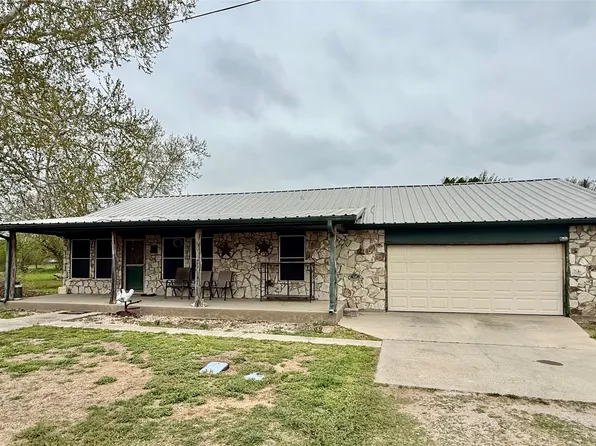 555 S Allen St, Boyd, TX 76023