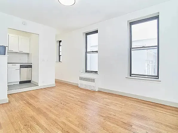 152 East 22nd Street image 1 of 7