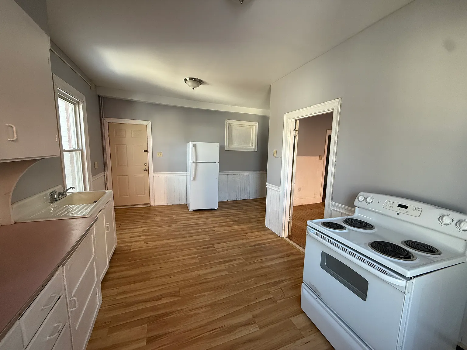 3 bed, $1,250 — Photo 2