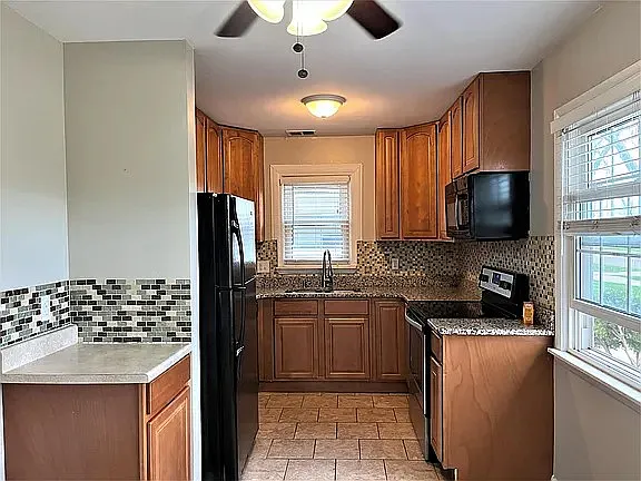 28057 Brentwood St — Photo 14