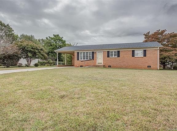 3rd image of 1019 Carmel Dr #0
