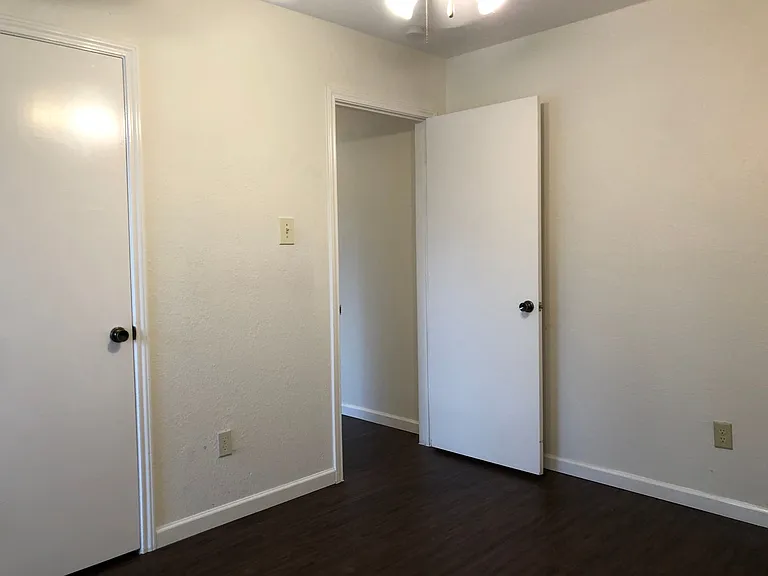 208 E Denton Dr — Photo 12
