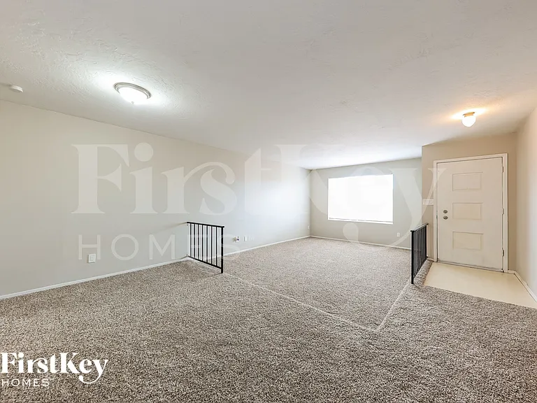 3730 W Hartford Ave — Photo 9