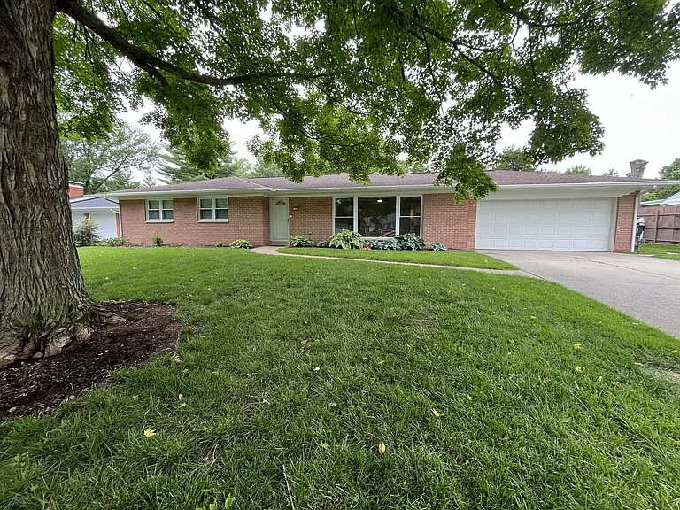 47 Carnation Dr — Photo 1
