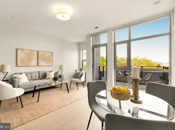 900 11th St SE Unit 407, Washington, DC 20003