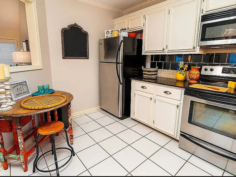 614 Huntington Pl — Photo 6