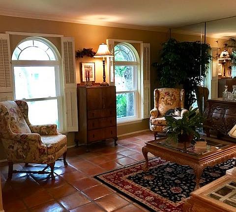 5th image of 1106 S Paisano Dr